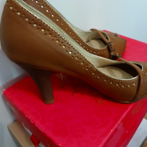 Candie's Brown Peep Toe Heels - Picture 4 of 5